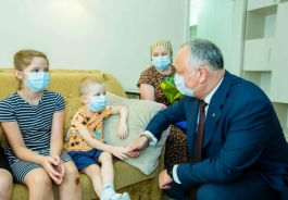 Președintele Republicii Moldova a oferit cheile de la un apartament familiei Ciornenco din Chișinău