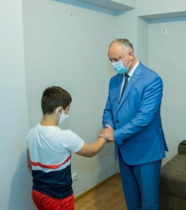 Președintele Republicii Moldova a oferit cheile de la un apartament familiei taximetristului decedat