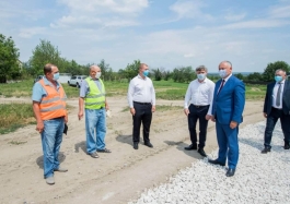 Şeful statului a inspectat construcția drumului din satul Onițcani, raionul Criuleni şi satul Holercani, raionul Dubăsari