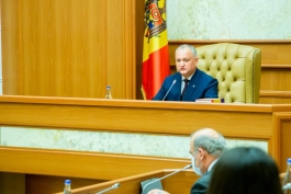 Глава государства провел первое заседание Комиссии по конституционной реформе