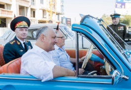 Șeful statului a salutat participanții la cursa auto „Regimentul Nemuritor” Chișinău-Șerpeni