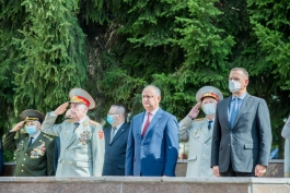 Глава государства принял участие в церемонии по случаю 29-й годовщины создания Национальной армии