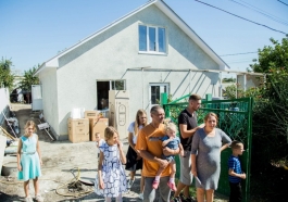 Игорь Додон навестил семью Беженару в городе Дрокия