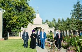 Президент Республики Молдова посетил теоретический лицей им. Александру Агапие в Сынджерейском районе