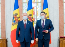 Președintele Republicii Moldova a înmânat înalte distincții de stat unui grup de cetățeni