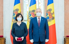 Президент Республики Молдова вручил государственные награды группе врачей