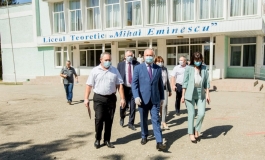 Igor Dodon a vizitat Liceul Teoretic ,,Mihai Eminescu” din orașul Leova