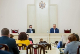 Președintele Republicii Moldova a avut o întrevedere cu conducerea și primarii raionului Fălești