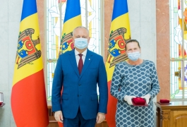 Președintele Republicii Moldova a înmânat distincții de stat unui grup de lucrători medicali