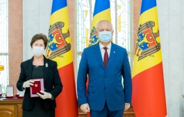 Președintele Republicii Moldova a înmânat distincții de stat unui grup de lucrători medicali