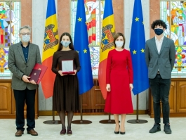 Президент Республики Молдова Майя Санду наградила посмертно актера Владимира Чобану
