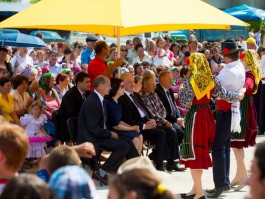 Președintele Nicolae Timofti a participat la festivitățile dedicate Hramului satului Ciobalaccia, Cantemir