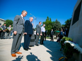 Președintele Nicolae Timofti a participat la o ceremonie de comemorare a victimelor represiunilor regimului comunist