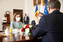 Президент Майя Санду обсудила с Председателем Сената Польши Томашем Гродзким укрепление молдо-польских отношений на уровне местных публичных властей