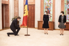 Члены нового Правительства принесли присягу перед Президентом Республики Молдова Майей Санду