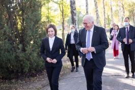 Președinții Maia Sandu și Frank-Walter Steinmeier au continuat tradiția Președinției și au plantat arbori la Grădina Botanică