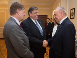 Президент Николае Тимофти провел встречу с председателем Парламентской ассамблеи НАТО Хью Бейли