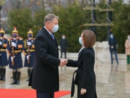 President Maia Sandu spoke with the President Klaus Iohannis