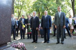 Președintele Republicii Moldova, Nicolae Timofti, a participat la manifestațiile consacrate sărbătorii naționale „Limba noastră cea Română”