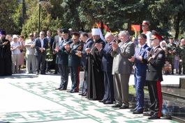 Президент Республики Молдова Николае Тимофти принял участие в открытии памятника Штефану чел Маре в Криулени