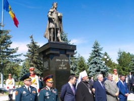 Președintele Republicii Moldova, Nicolae Timofti, a participat la inaugurarea monumentului domnitorului Ștefan cel Mare și Sfânt din orașul Criuleni