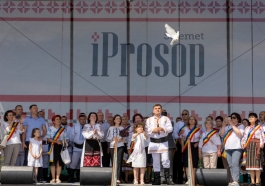 Президент Майя Санду на фестивале «iProsop»: „Спасибо за последовательность, с которой вы сохраняете ценности и возрождаете традиции”