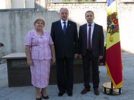 Президент Николае Тимофти принял участие в торжественной линейке в столичном лицее имени Спиру Харета
