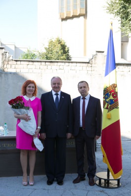 Президент Николае Тимофти принял участие в торжественной линейке в столичном лицее имени Спиру Харета