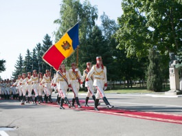 Președintele Nicolae Timofti a participat la ceremonia dedicată aniversării a 23 de ani de la crearea Armatei Naționale