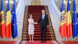 Președinta Maia Sandu a discutat despre asigurarea securității energetice a țării cu omologul său român, Klaus Iohannis