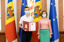 Președinta Maia Sandu le-a înmânat diplome de onoare elevilor olimpici