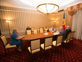 Moldovan president appoints two magistrates
