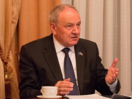 Președintele Republicii Moldova, Nicolae Timofti, a semnat decretele de reconfirmare în funcție a cinci magistrați