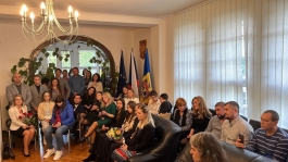Глава государства встретилась в Праге с представителями молдавского сообщества, проживающими в Чешской Республике