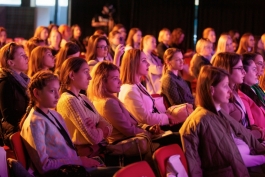 Глава государства приветствовала девушек и женщин, работающих в ИТ-секторе Молдовы