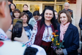 Președinta Maia Sandu, în vizită în raionul Ialoveni: „Ne dorim cât mai multe afaceri de succes, dezvoltarea economică este singura cale să scăpăm de sărăcie”  