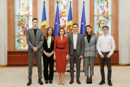 Президент Майя Санду побеседовала со студентами, обучающимися в Румынии
