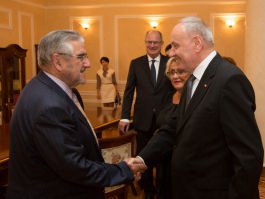 Președintele Nicolae Timofti a avut o întrevedere cu membrii Grupului de prietenie Franța – Moldova din cadrul Senatului Republicii Franceze