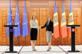 Președinta Maia Sandu, în discuție cu Președinta Parlamentului European, Roberta Metsola: „Avem nevoie de susținere pentru a depăși consecințele războiului și pentru a începe cât mai rapid negocierile de aderare”