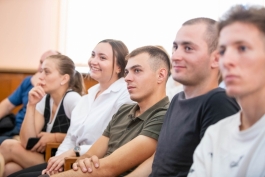 Șefa statului anunță că, din 2023, adulții vor putea învăța gratuit limba română