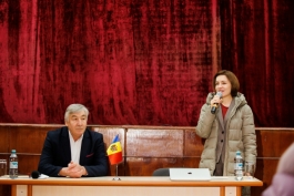 Президент Майя Санду посетила три населенных пункта района Стрэшень