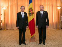 Moldovan president awards Japanese envoy Order of Honour