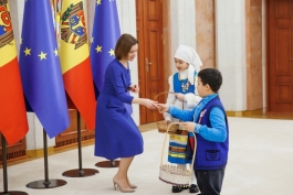 Pacea și prietenia au fost astăzi cântate la Președinție în limbile română și găgăuză