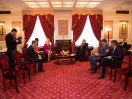 Moldova president receives accreditation letters from Slovenian, Vietnamese ambassadors