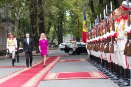 Moldova president receives accreditation letters from Slovenian, Vietnamese ambassadors