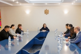 Президент Майя Санду провела встречу с группой представителей общины ромов в Республике Молдова