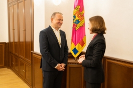 Șefa statului l-a decorat pe maestrul internațional la șah, Viorel Iordachescu, cu distincția „Ordinul Republicii”