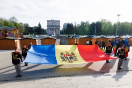 Președinta Maia Sandu, de Ziua Drapelului:„Moldova este Europa - suntem un popor pașnic și vrem să trăim la noi acasă în democrație și bunăstare”