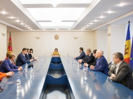 Șefa statului a discutat cu mai mulți reprezentanți ai partidelor politice despre aderarea Moldovei la Uniunea Europeană