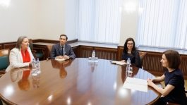 Президент Майя Санду встретилась с послом Канады в Молдове Анник Гуле в завершение срока ее полномочий